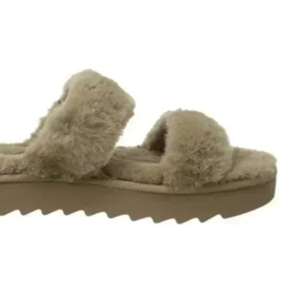 UGG Women's Faux Furr-ah Imported Flat Sandal - Picture 6 of 8